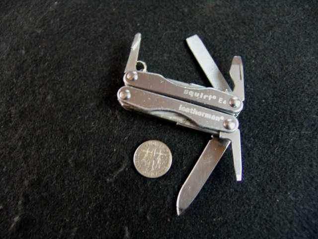 LEATHERMAN SQUIRT E4-ELECTRICIAN WIRE STRIPPER MULITOOL-RETIRED-w/ LEATHER POUCH