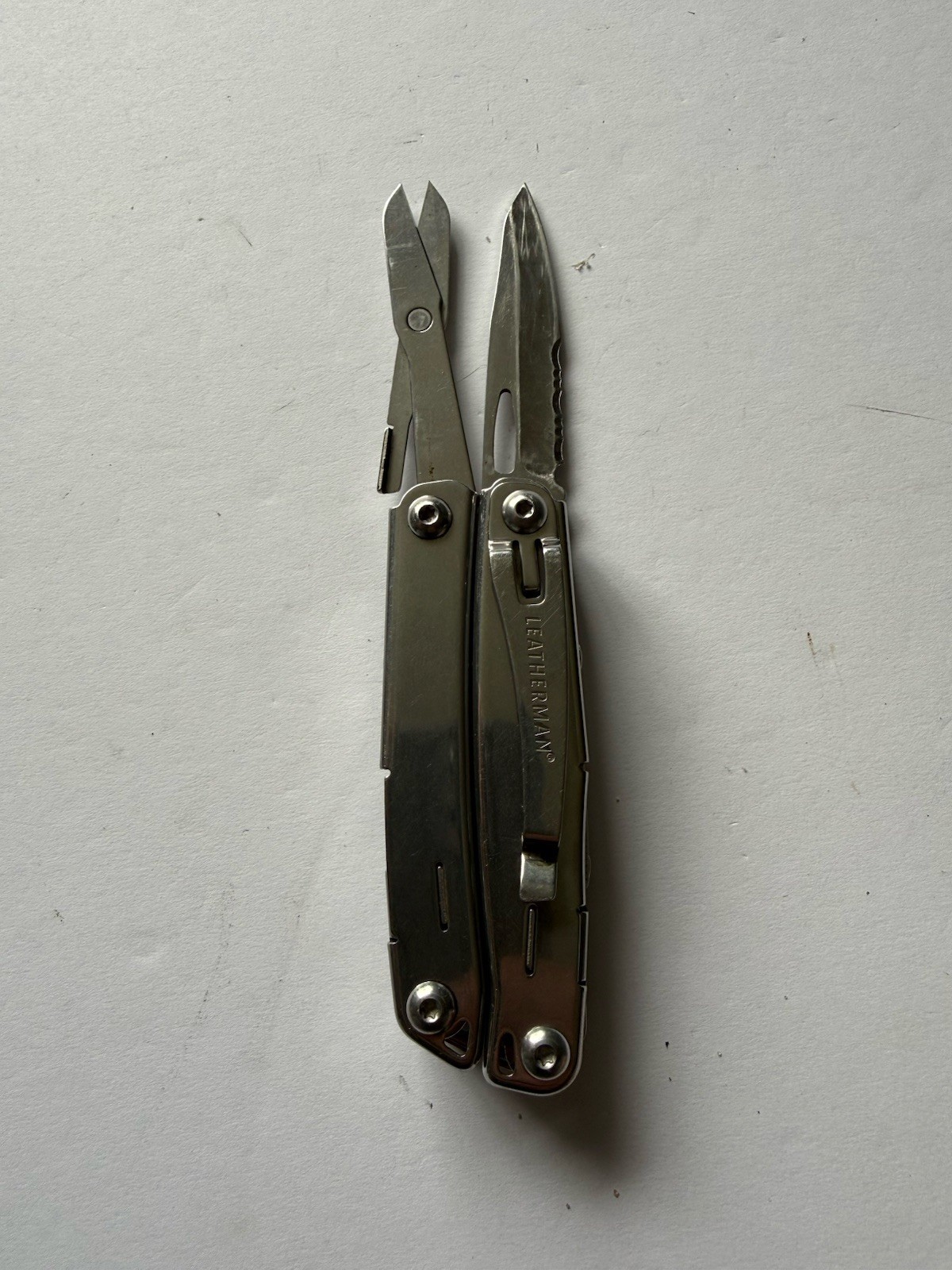 LEATHERMAN WINGMAN MULTI-TOOL! FAST SHIPPING! USED