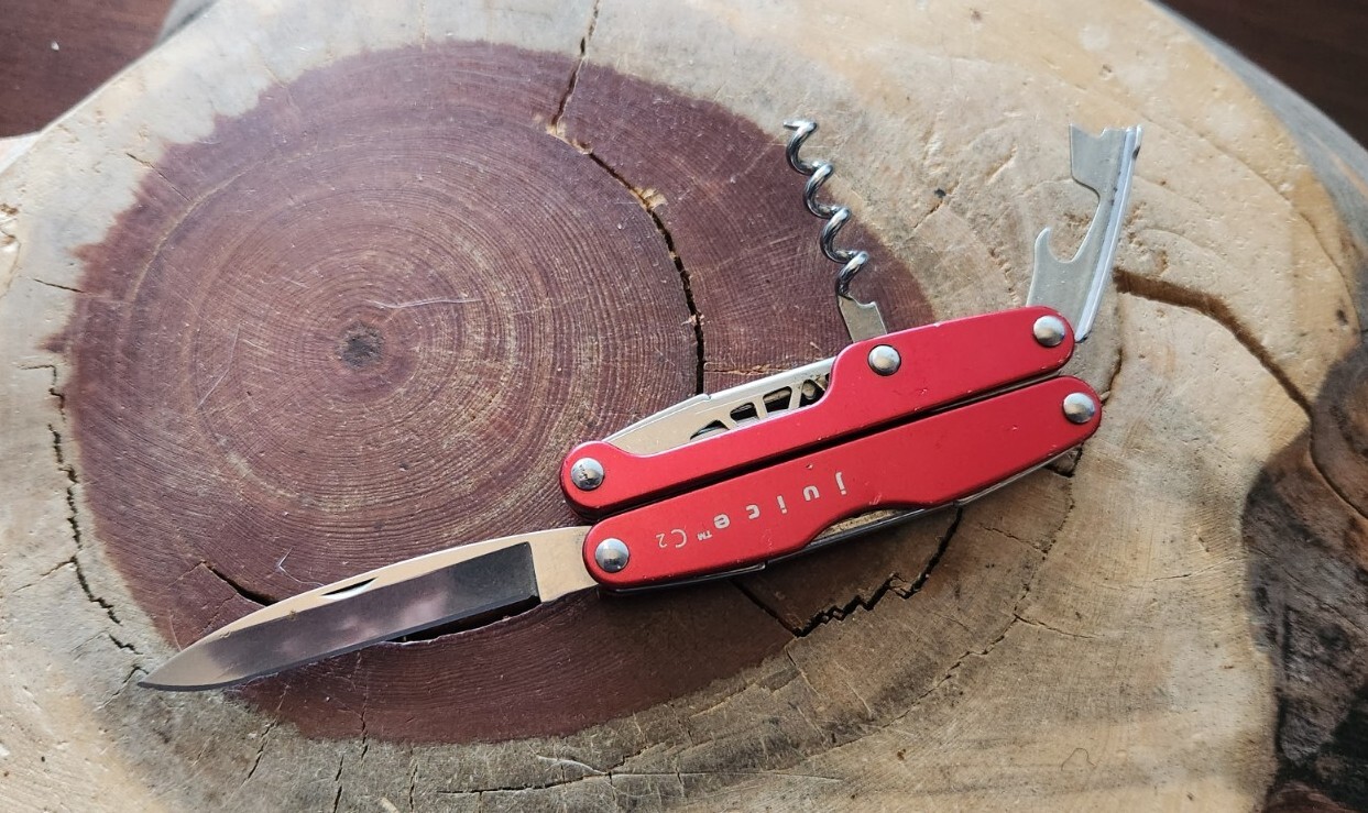 leatherman juice C2 Multi Tool Inferno Red Retired Vintage Preowned Made – W86