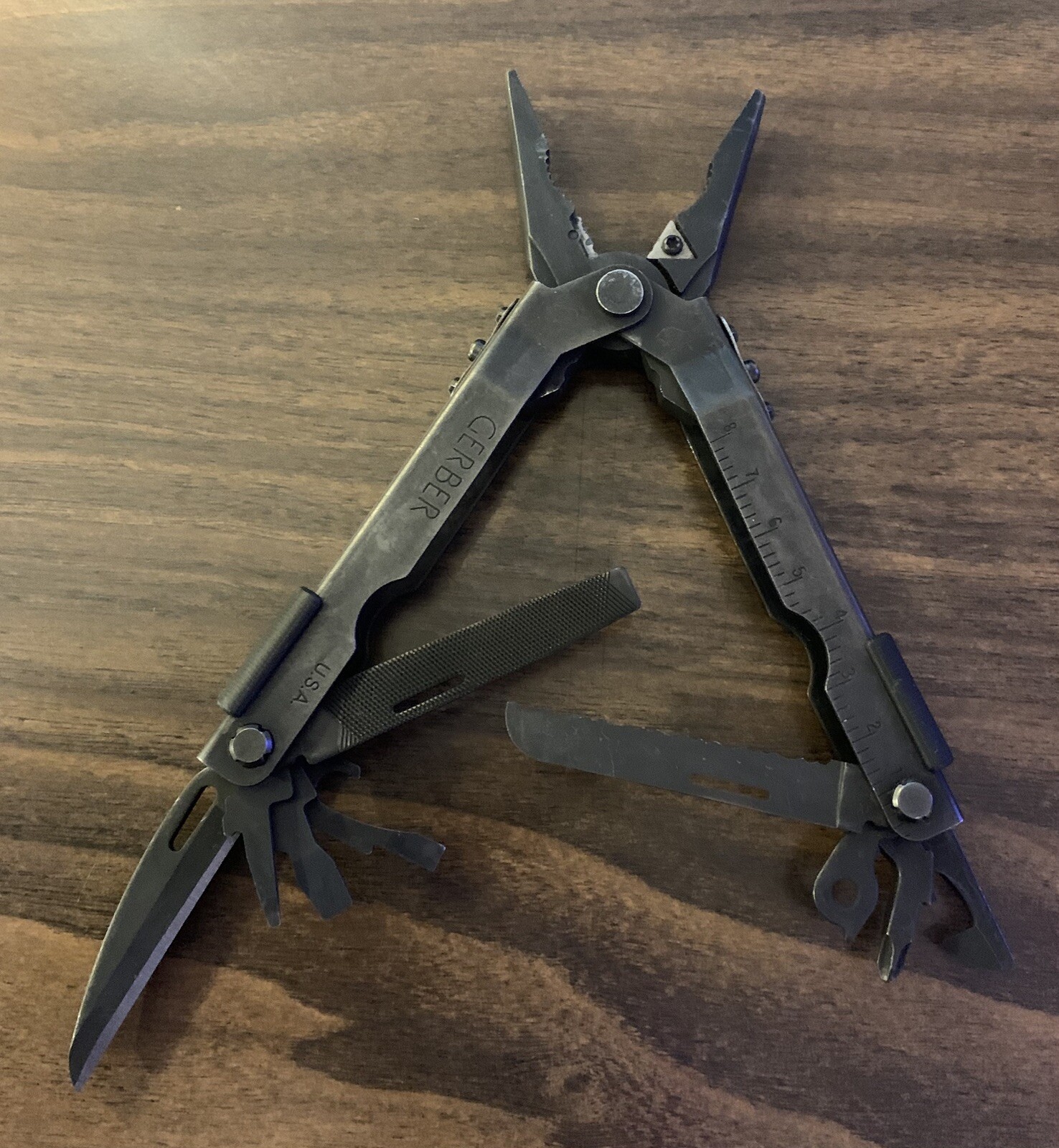 Gerber MP600 Black Oxide Multi-Tool Needle Nose Pliers Carbide Cutters Knife