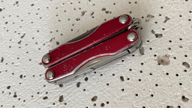Leatherman Squirt P4 Red Aluminum Multi tool Knife File Bottle Opener- – – – –