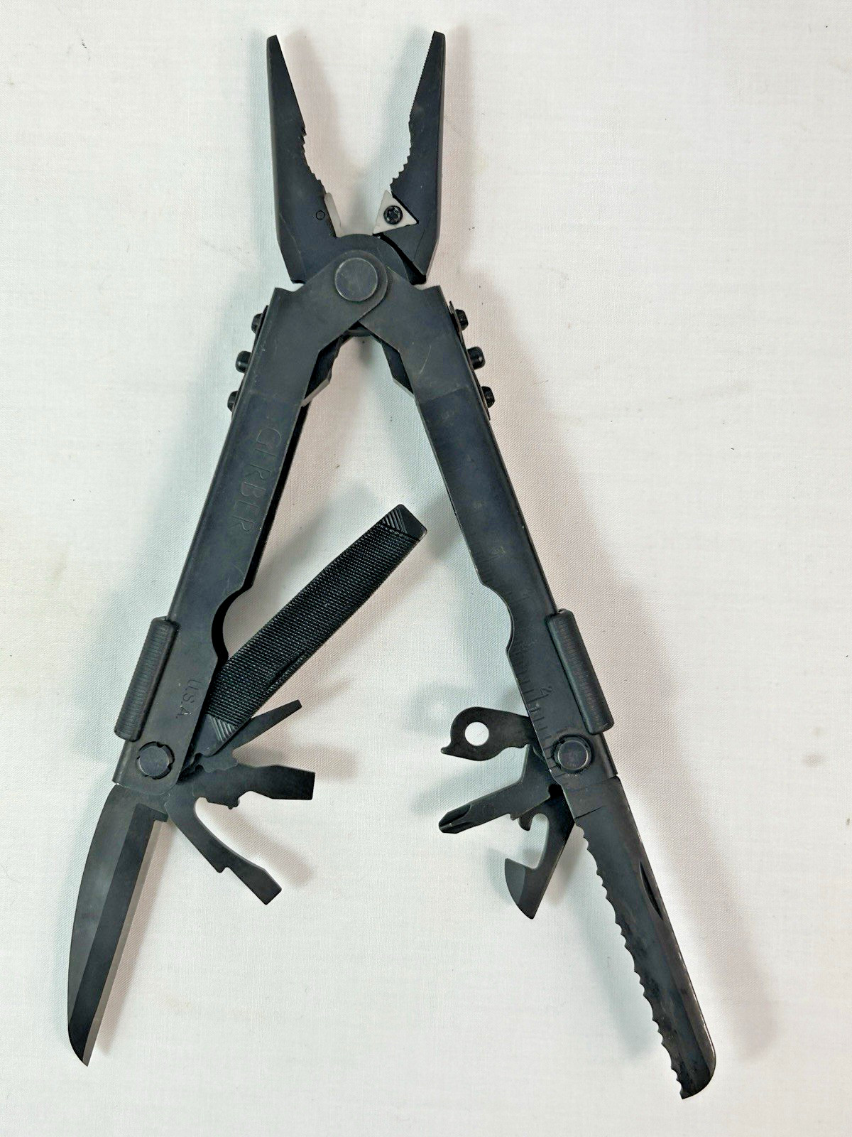 NEW Gerber 75501 MP600 Needlenose Multi-Tool Black Stainless & Camo Sheath !!