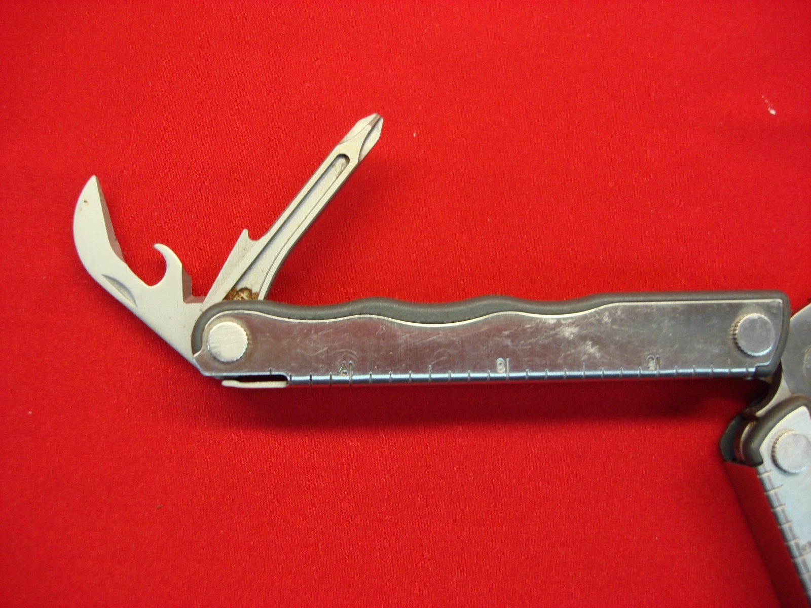 LEATHERMAN KICK MULTI-TOOL – GENUINE WITH 5 TOOLS – PREOWNED BUT VERY NICE COND.