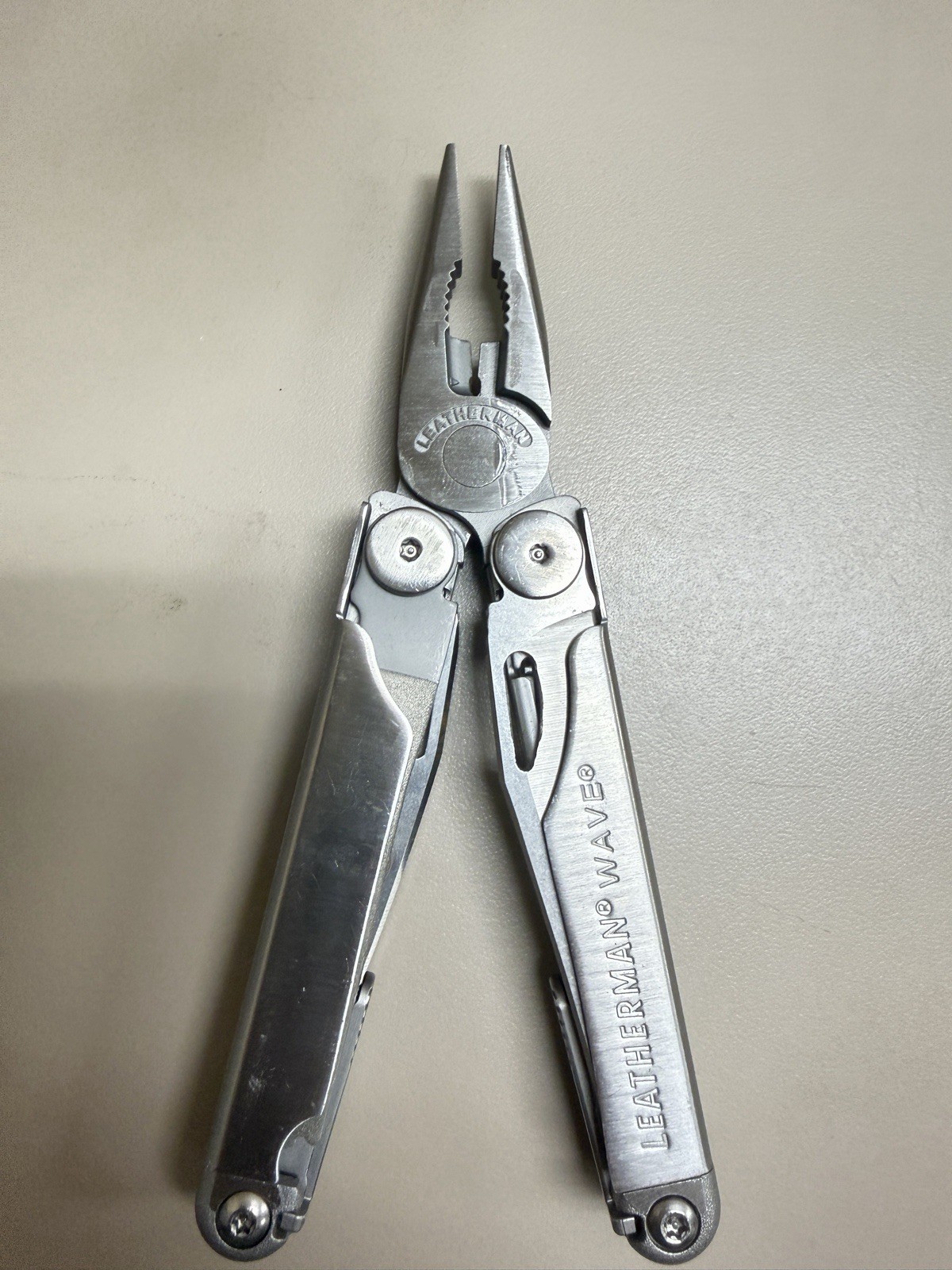Leatherman Wave Multi-Tool Stainless Steel Pliers Knife with Screwdriver