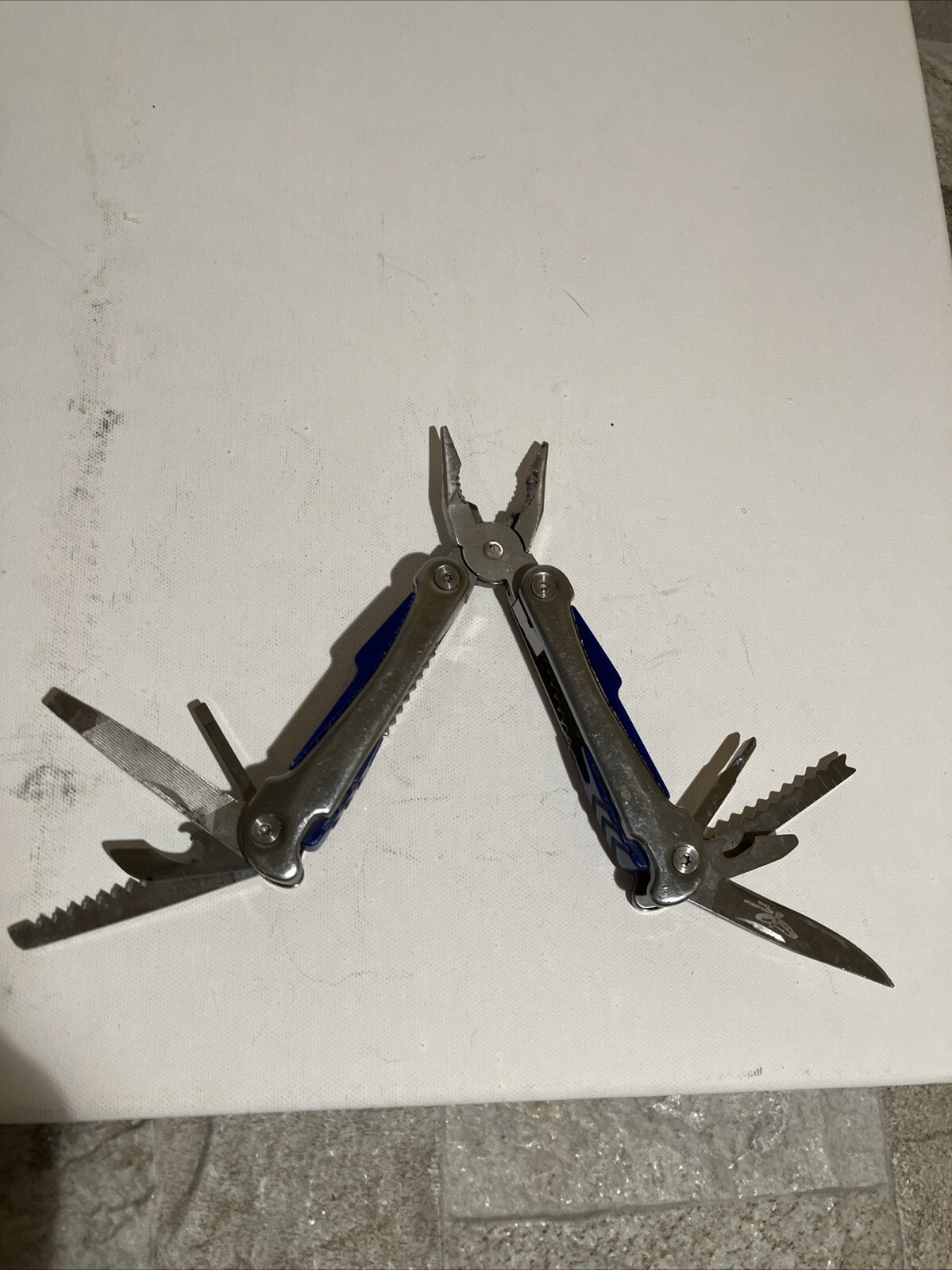Super Tool – 9 Tools In One.