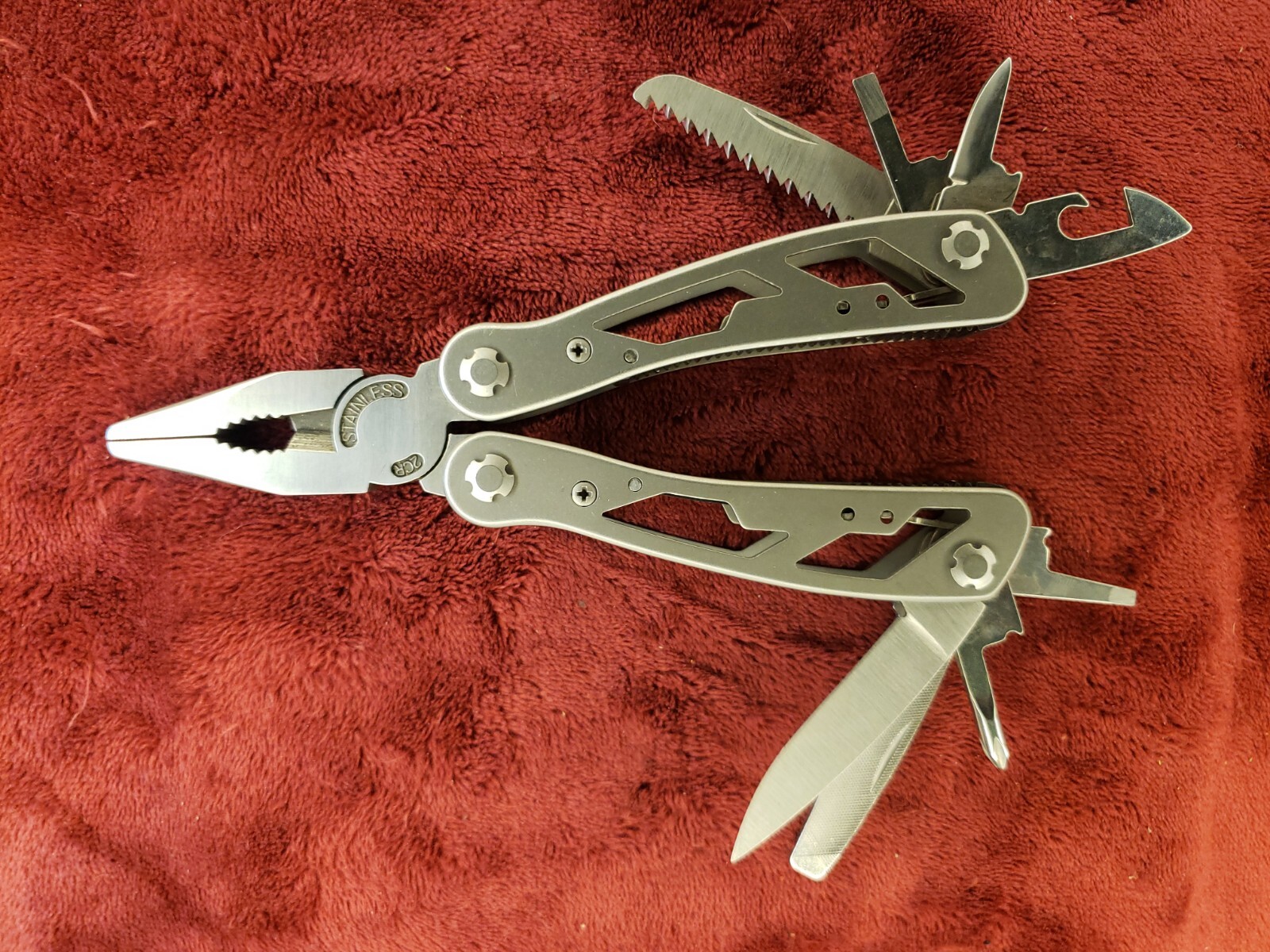 🔪🔪 Stanley 12-In-1 Multi-Tool Knife 12 Tools, Nylon Sheath 84519K