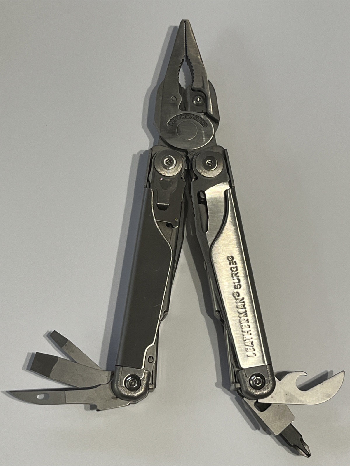 🔥 Awesome Leatherman Surge Multi-Tool Heavy duty Clean