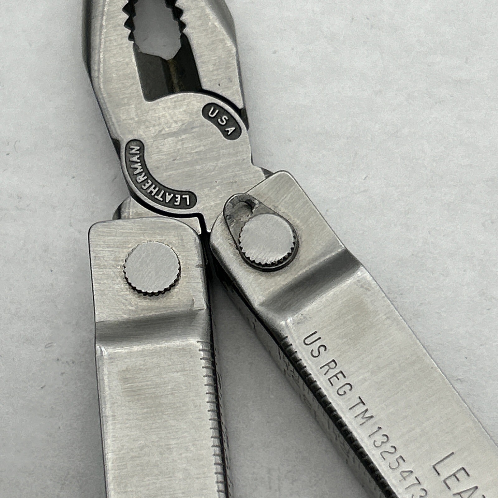 Retired 1995 Leatherman Multi-Tool US Reg TM 1325473 Portland OR w/ Leather Case