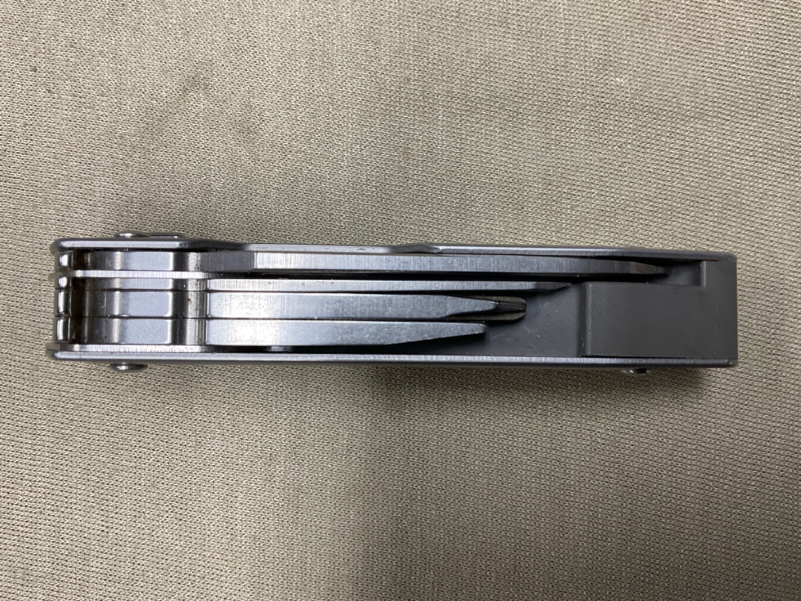 LEATHERMAN ‘FREE T2’ POCKETKNIFE MULTI-TOOL (MADE IN THE USA)