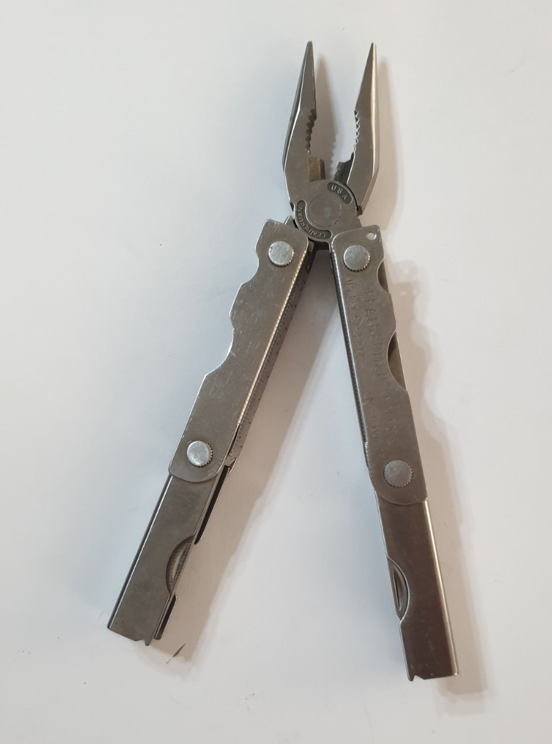 🔥🔥🔥 Leatherman Mini Rare Retired Multi Tool Keychain Fold to Full Size