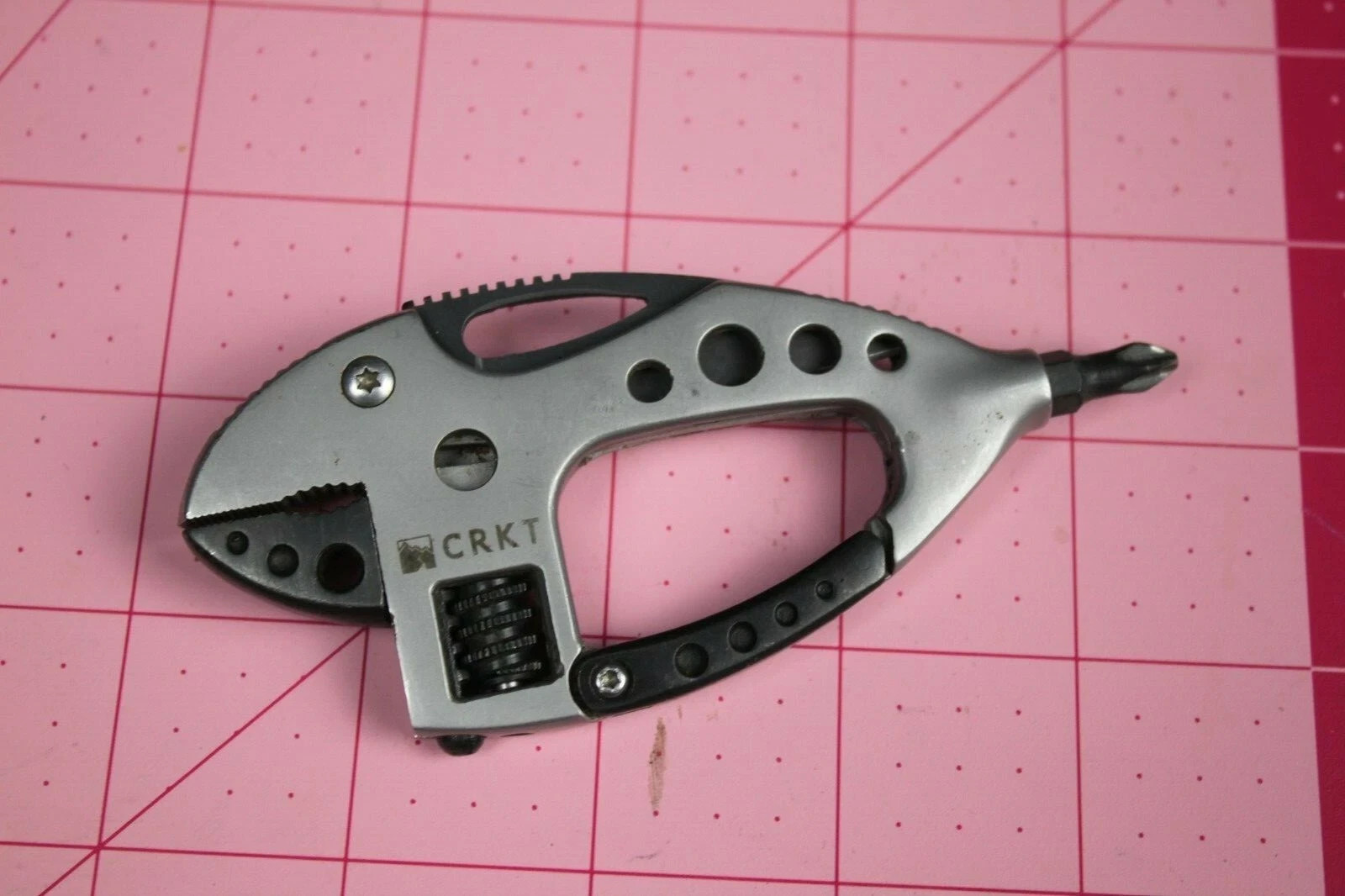COLLECTIBLE CRKT GUPPIE MULTI TOOL W/BIT GOOD CONDITION