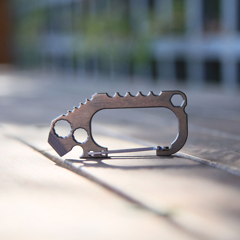 EDCgear Titanium Alloy Multi Tools Keychain Carabin Opener Crowbar Outdoor