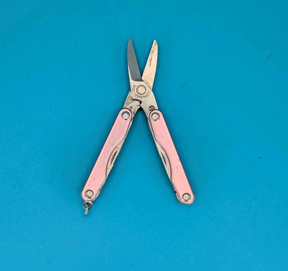 Leatherman Squirt P4 Multi-Tool, Key Ring, Retired, PINK!