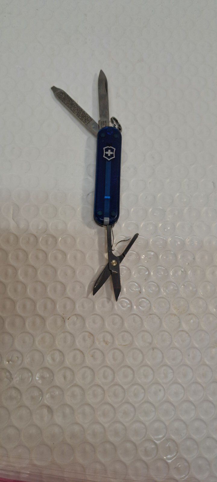 VICTORINOX CLASSIC SD 58MM SWISS ARMY KNIFE POCKET KEYCHAIN TRANSLUCENT blue 4