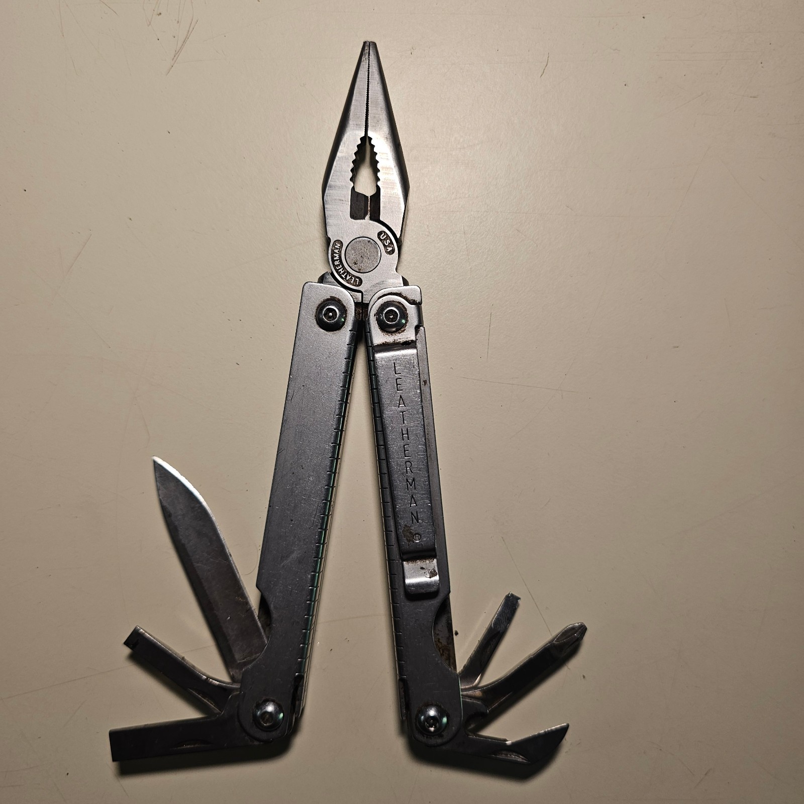 Vintage LEATHERMAN Tool Multi-Tool w/Clip and Original Leather Case