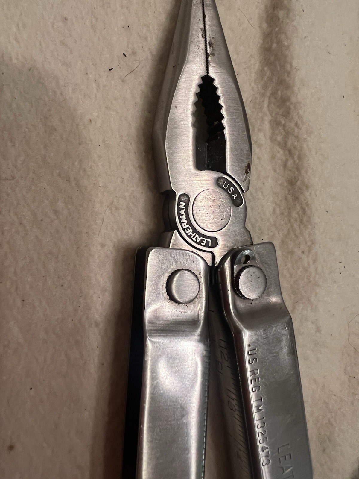 Leatherman Pocket Survival Tool Multitool PST TM 1325473 Leather Sheath