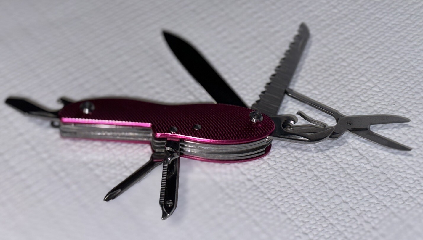 COLUMBIA Deluxe Multi-Tool 11 Functions Pocket Knife – PINK