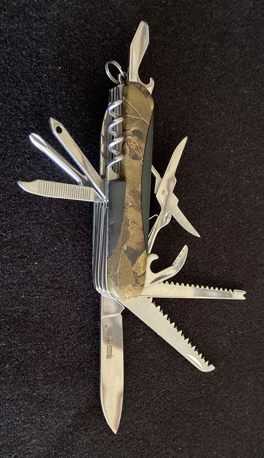 Pocket Multipurpose Tools 11-1 ￼ Pocket knife Screwdriver￼ Saw Scissors Multi￼￼