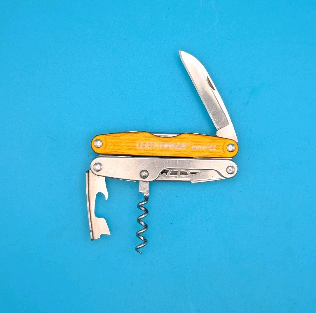 Leatherman Juice C2 Orange Knife Multi Tool! RETIRED! *ALEX*