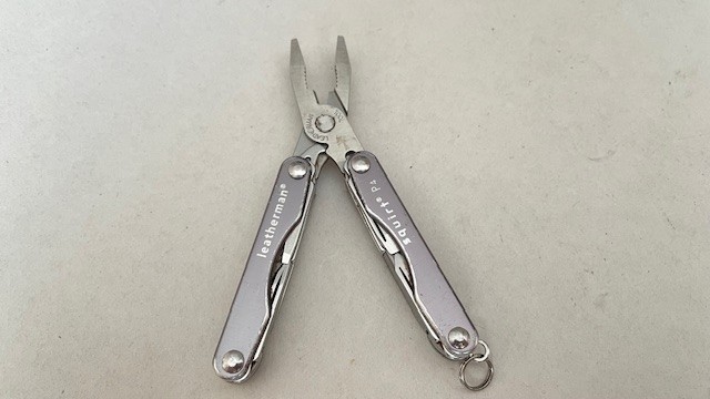 Leatherman Squirt P4 Vintage Gray Multi Tool Pliers,Knife,Keychain – Great