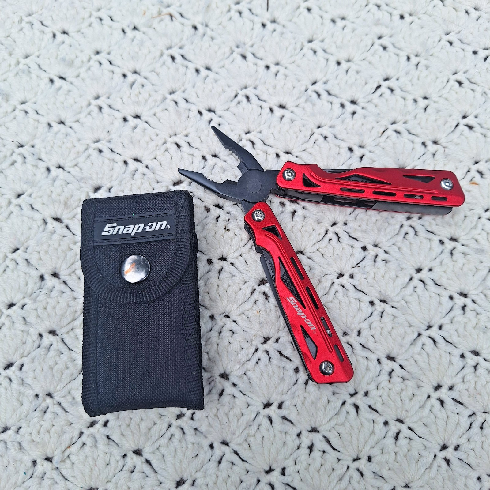 Snap On Stainless Steel Red Pocket Multi-Tool 9-in-1 w/ Case Sheath