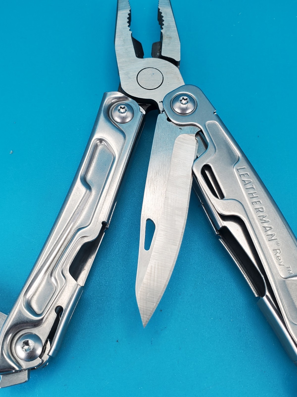 Leatherman Rev 3.8″ Multi-Tool, Stainless!