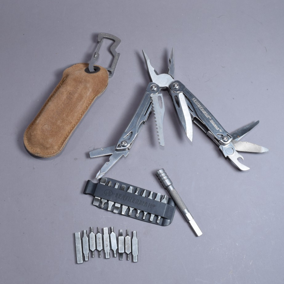 Leatherman Sidekick Multi-Tool, 2d bit kit, extender, Carabiner, leather pouch