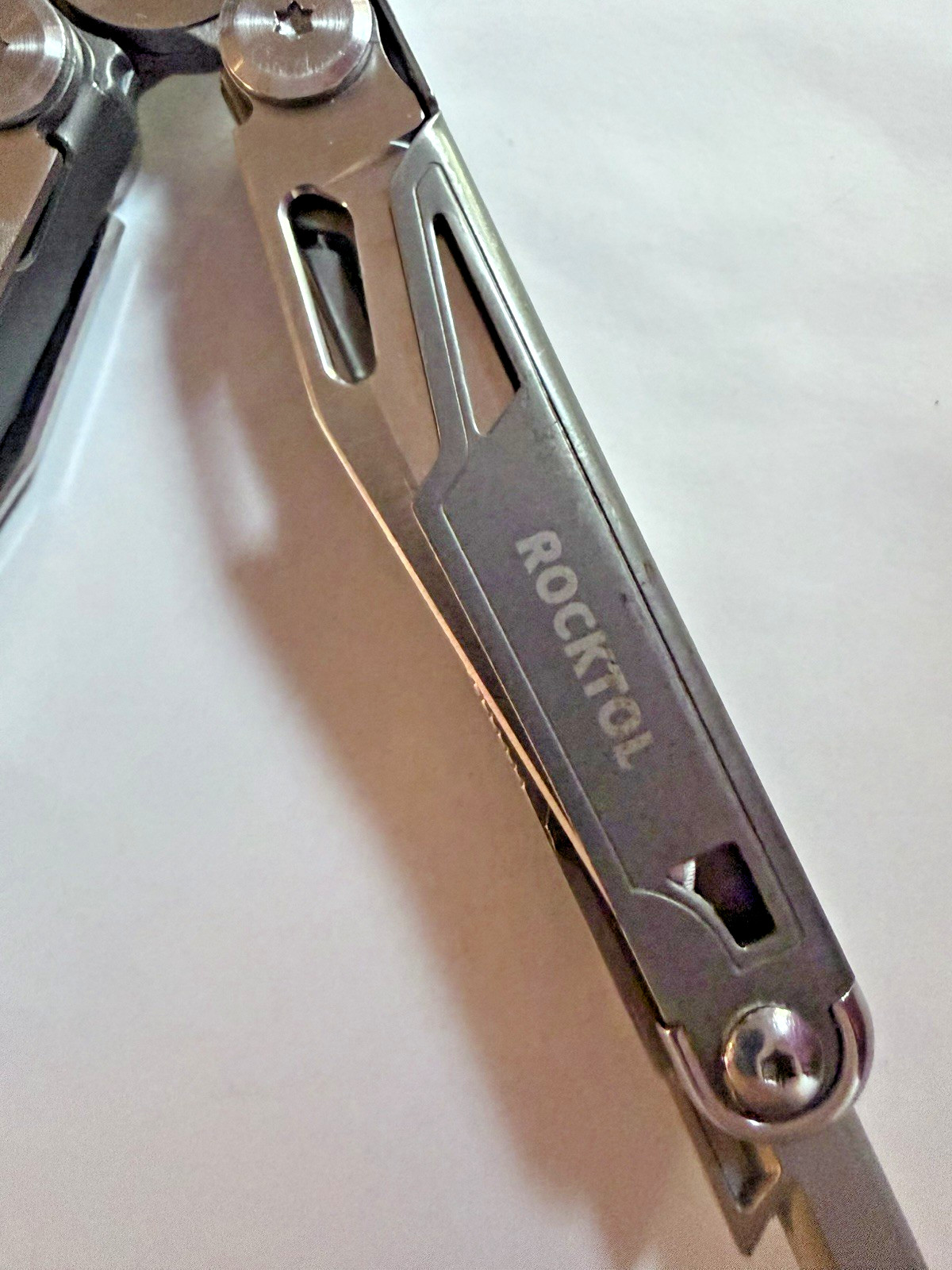 ROCKTOL Multitool 17-in-1 Multi-Tool Pliers, Screwdriver, Scissors, Pocket Knife