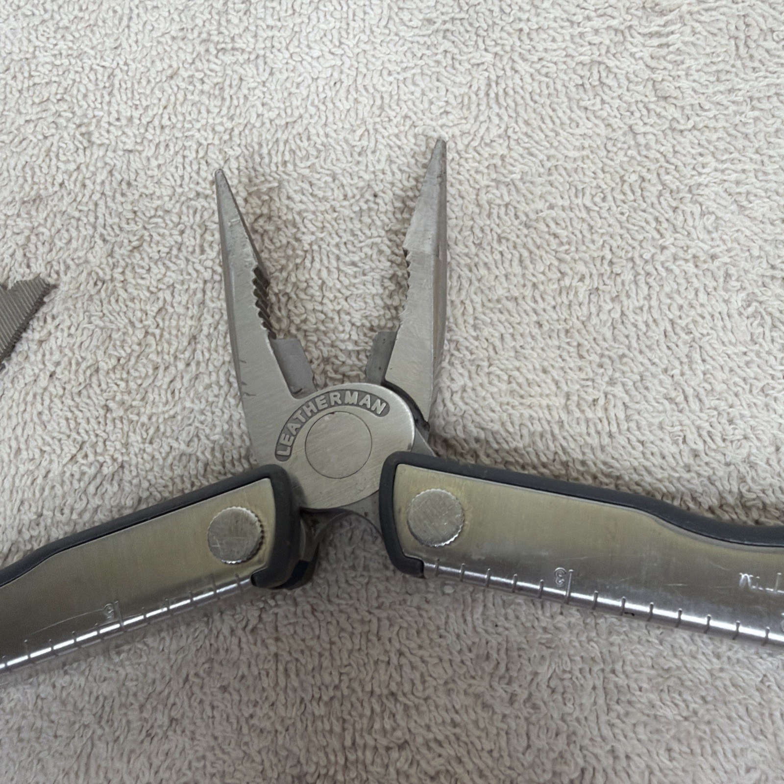 Leatherman BLAST Multi-Tool , Retired Multitool w/ Knife Pliers