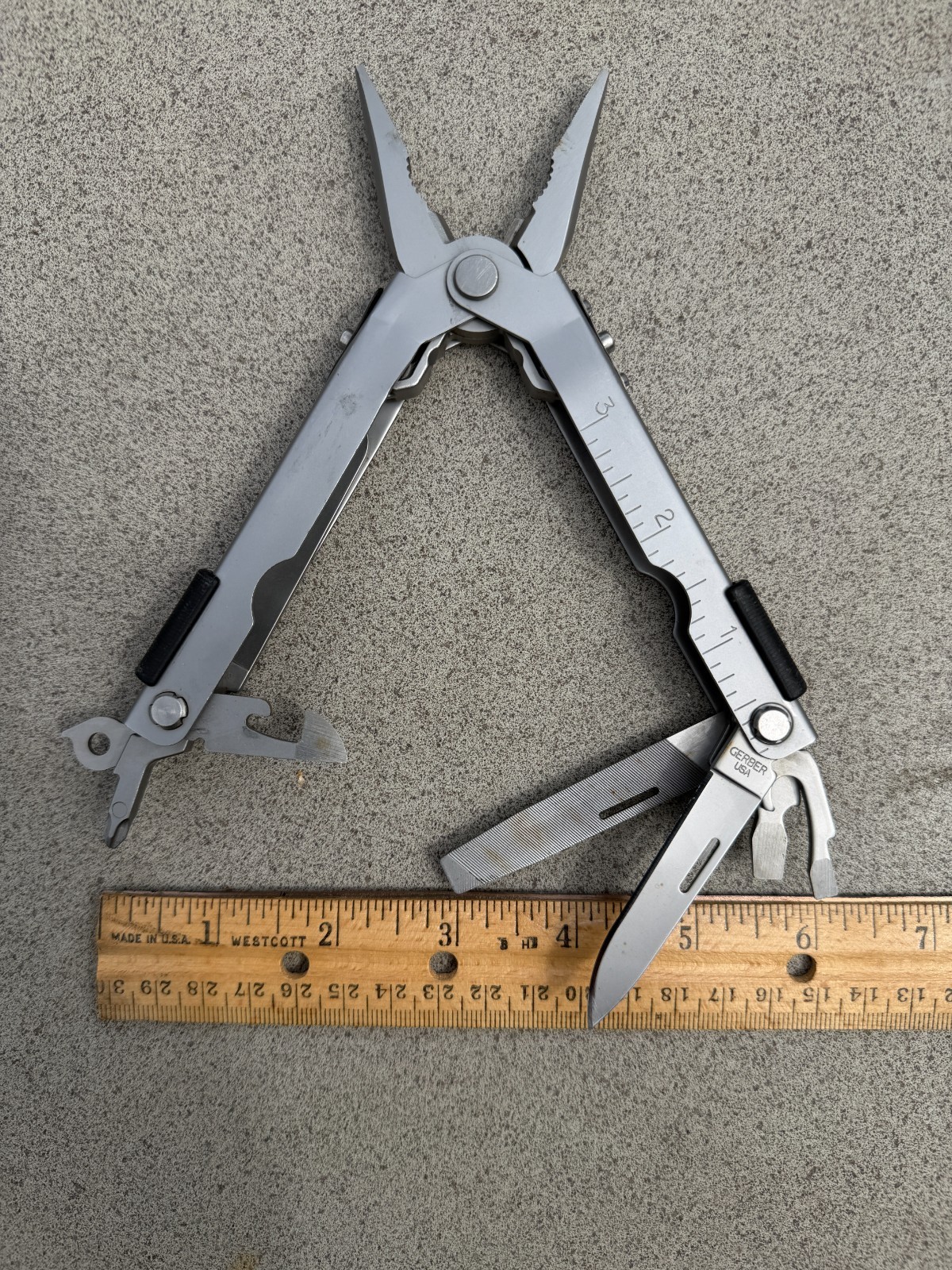 Gerber MP600 Multi Tool – 14 tools, One-hand-open jaws, US Made, Used, No Sheath
