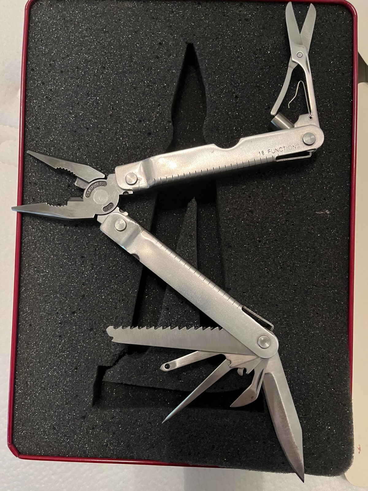 Gentlemans Multi Tool Gift Tin Box Set New In Package 18 Functions