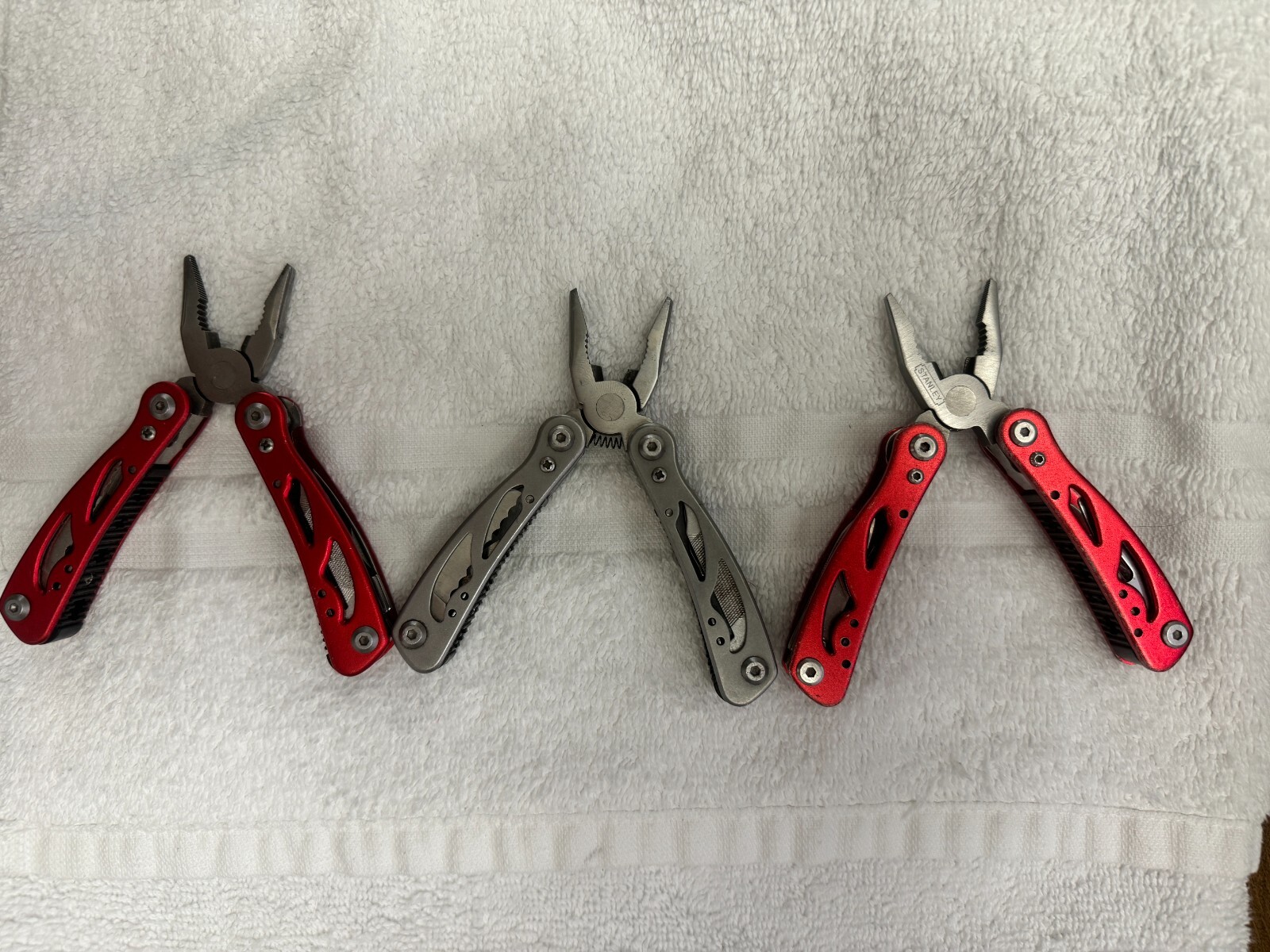 Stanley 2CR 10-in-1 Stainless Steel Multi-Tool Red or Silver Pliers Knife