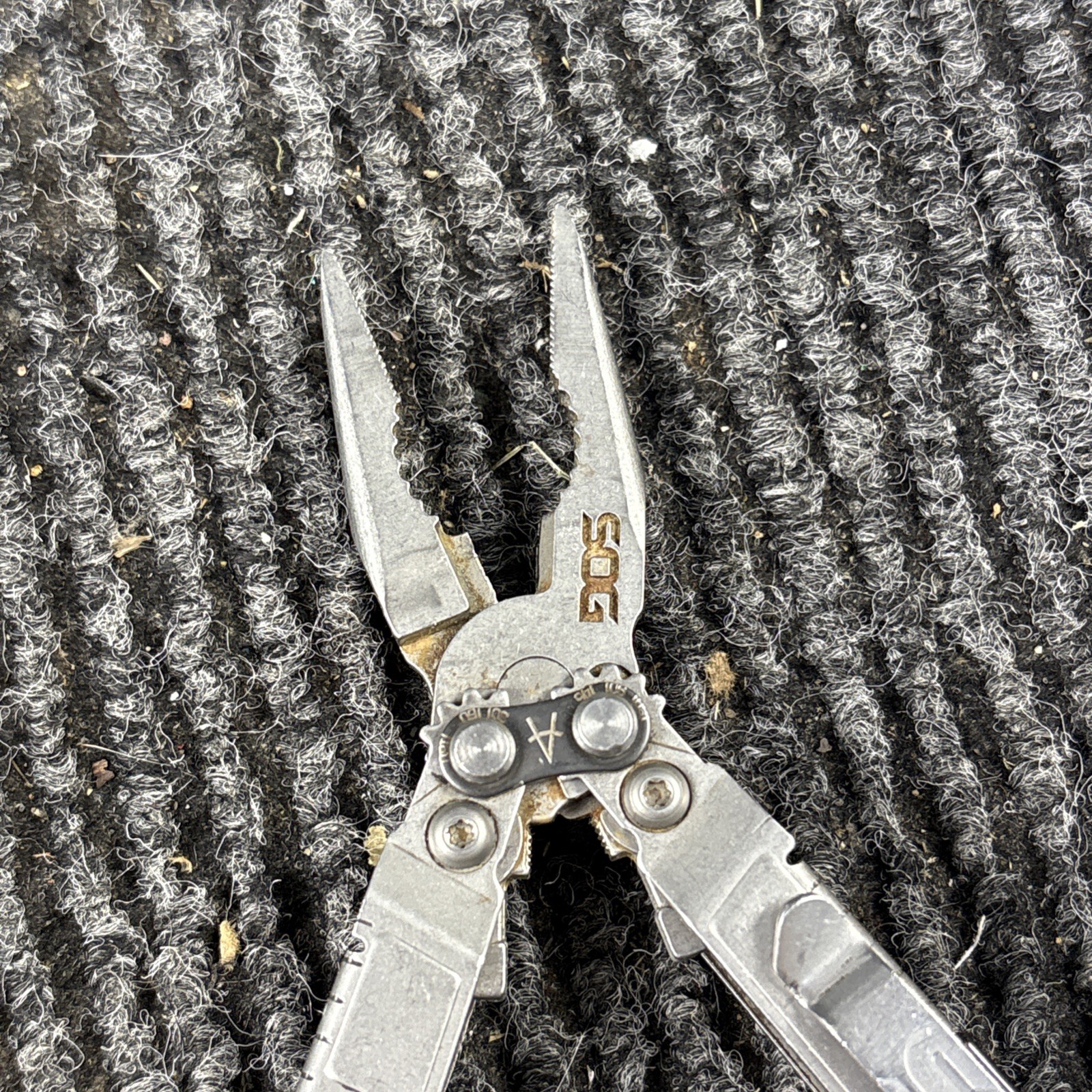 SOG POWER PINT MULTI TOOL PLIERS KNIFE SMALL (404)