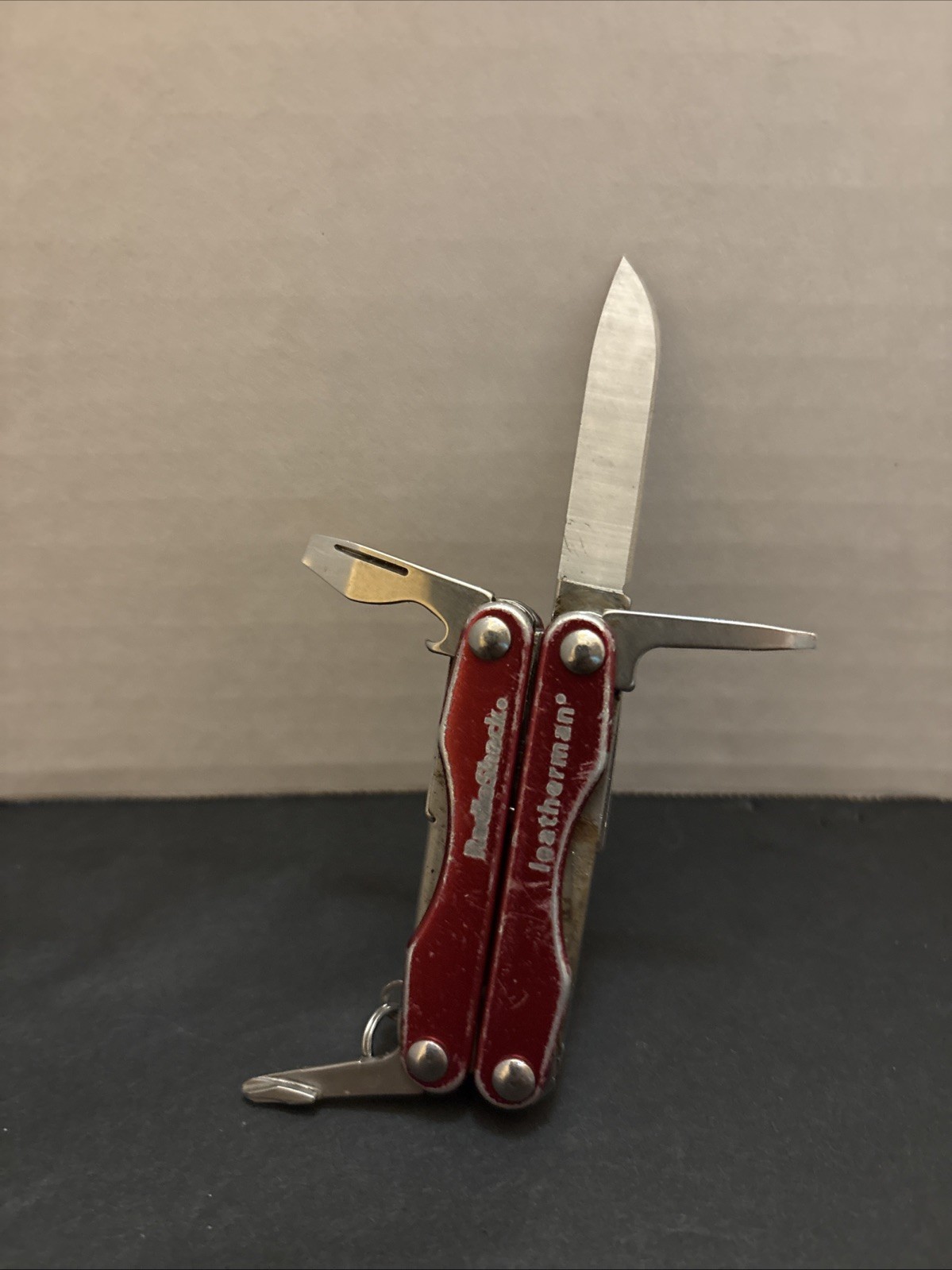 Leatherman Squirt E4 Multi-Tool Knife RadioShack Collectible