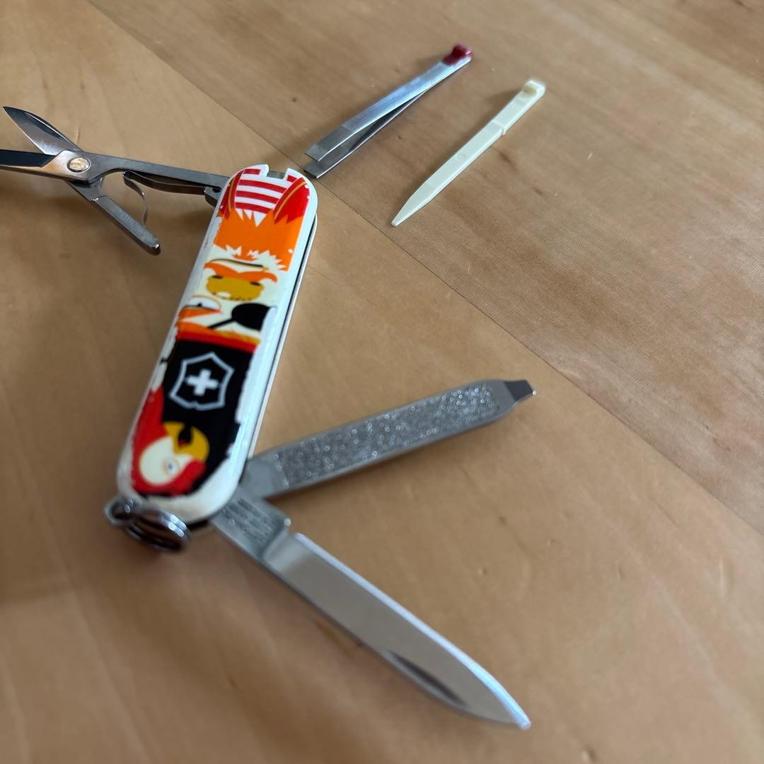 Rare Victorinox Pirate Design Swiss Army Knife Classic Treasure