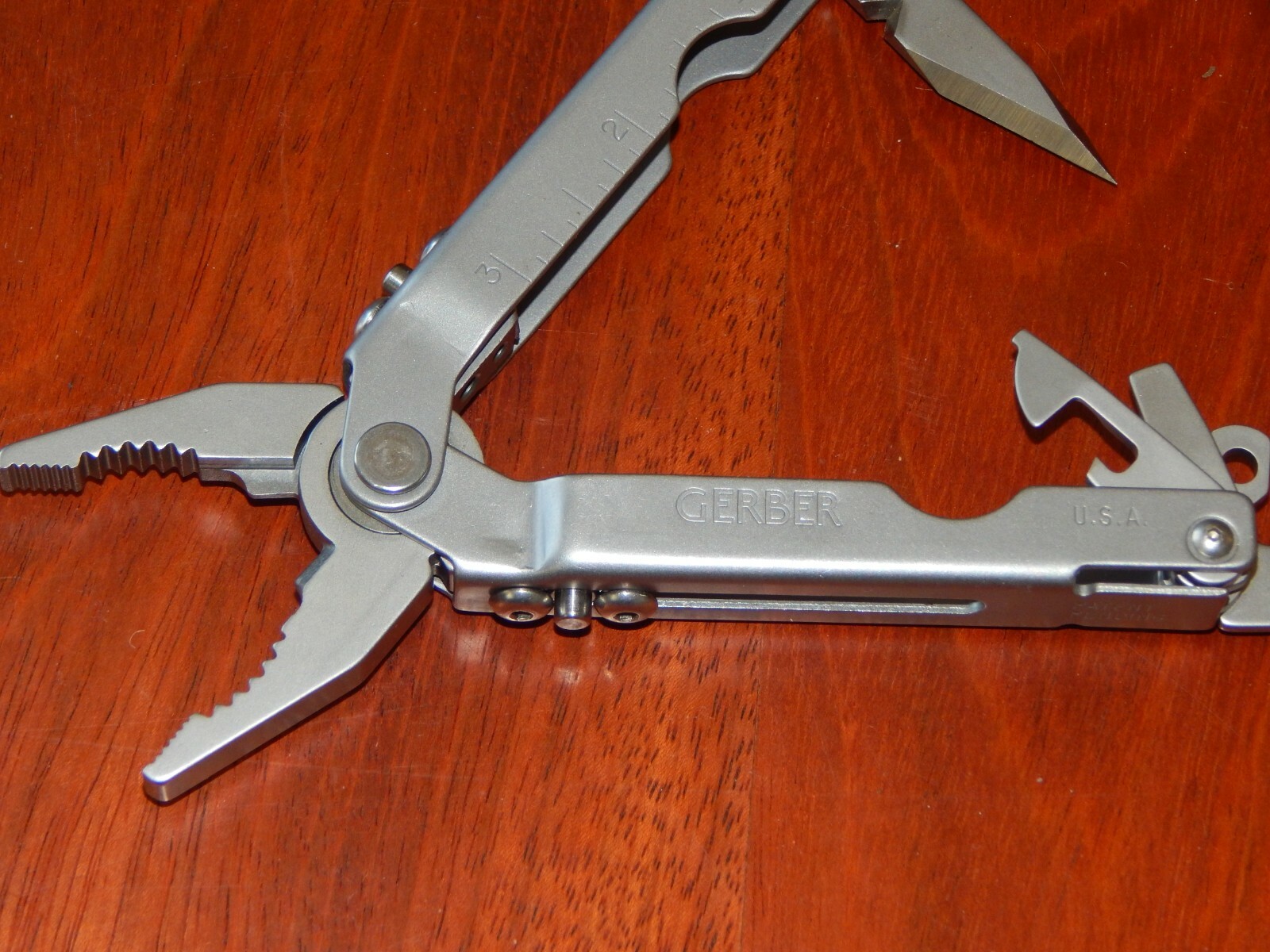 NEW GERBER MULTI-PLIER 55800 MULTI-TOOL STAINLESS SHEATH w/BOX, VERSION 2.0