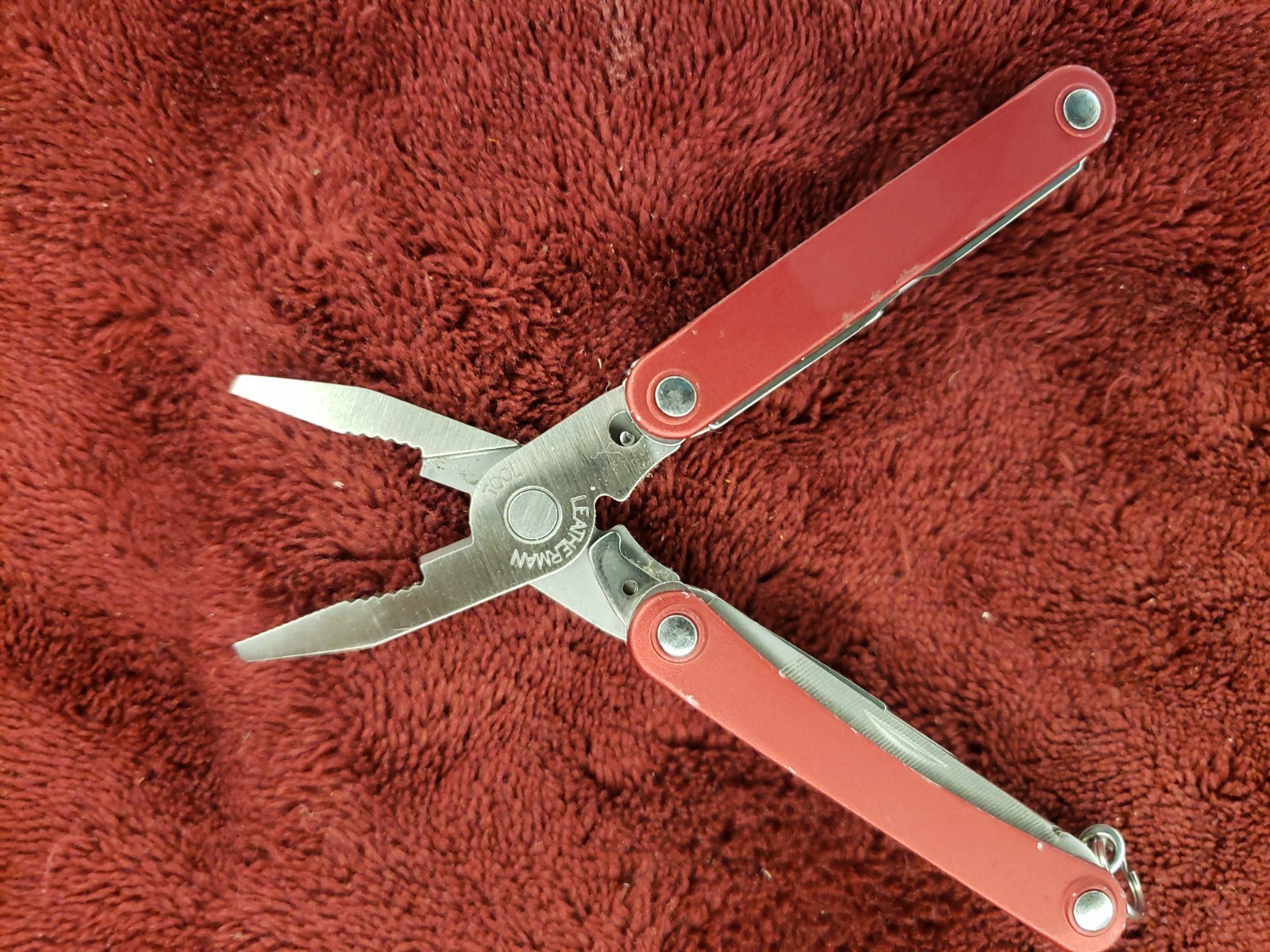 🔴 Leatherman Squirt PS4 Multi-Tool Red