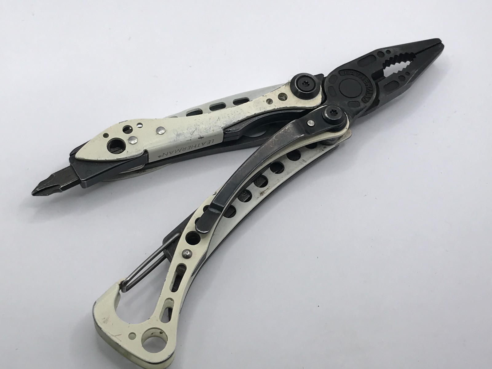 RARE Leatherman WHITE/BLACK Skeletool Carbon Multitool USED see Pic’s