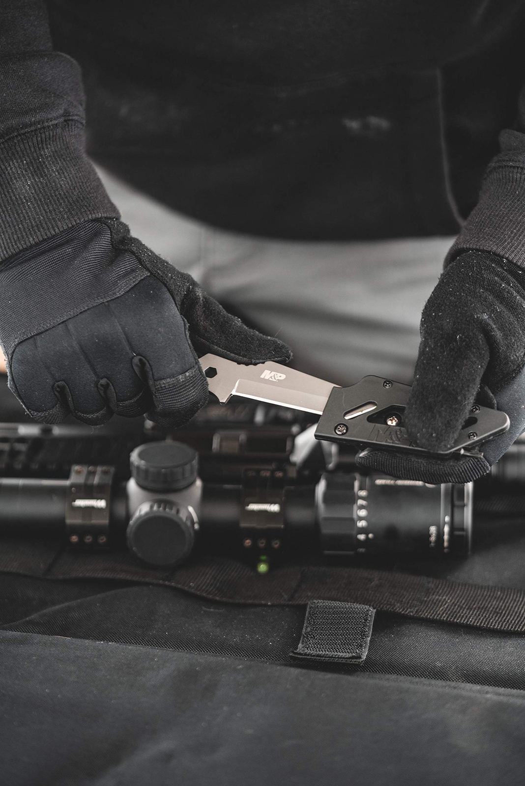 Smith & Wesson M&P Handguard Mountable 6 Tool Multi-Tool with 8in Tanto, Hex