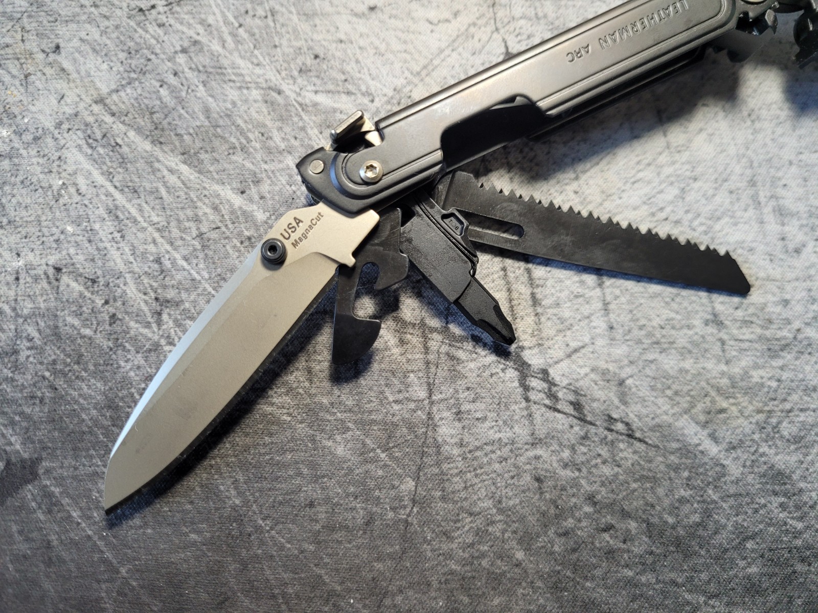 NEW Leatherman Arc Obsidian Multitool Limited Edition With Leather Sheath