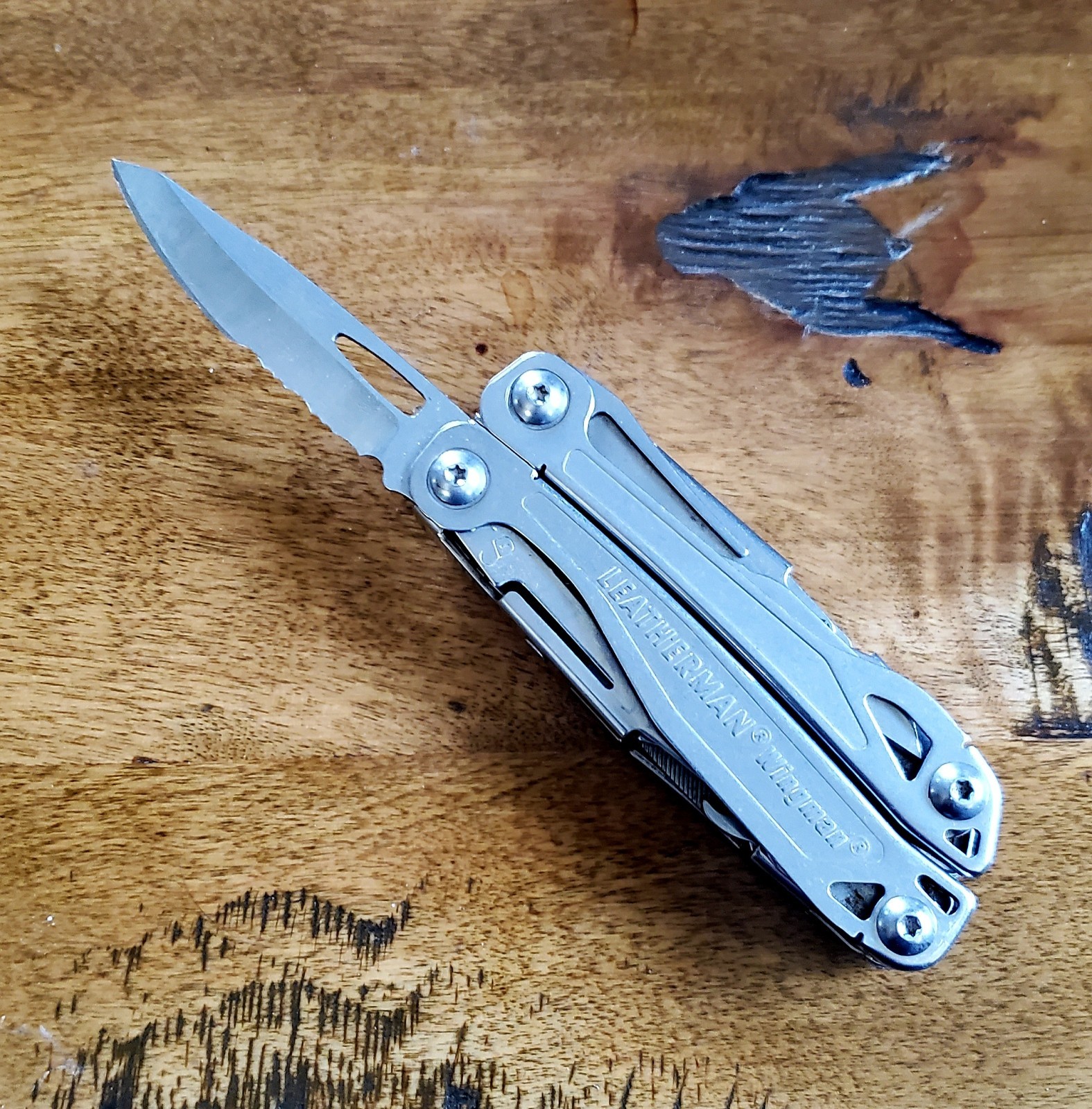 Leatherman Wingman Multi Tool Pliers, Knife, Scissors, Stainless Steel 14 tools
