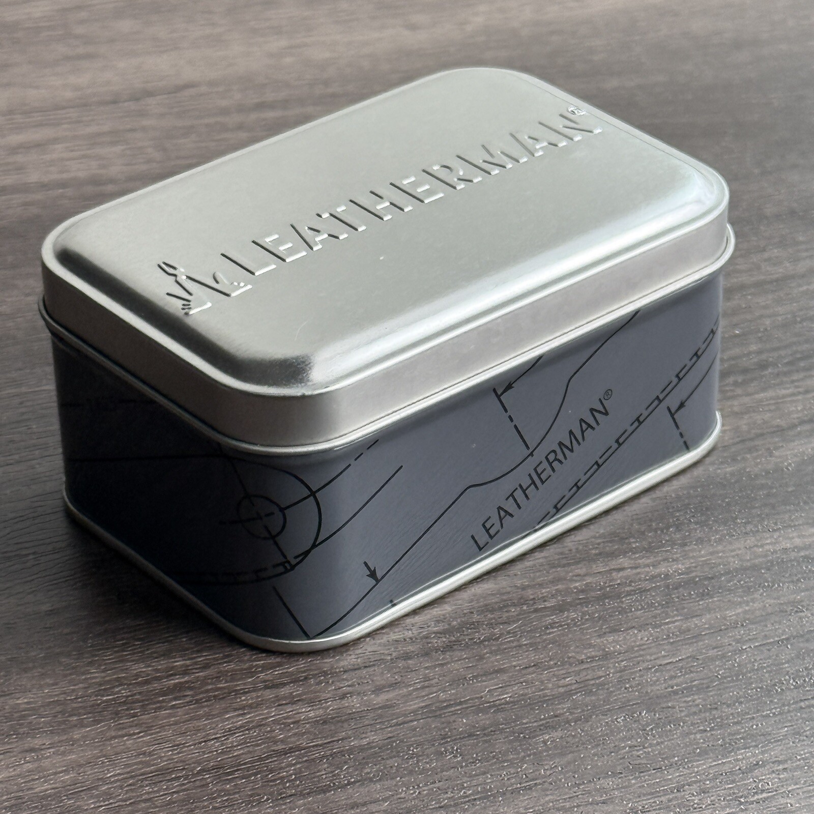 Leatherman MICRA RED Multitool in Vintage Gift Tin. Branded 3M