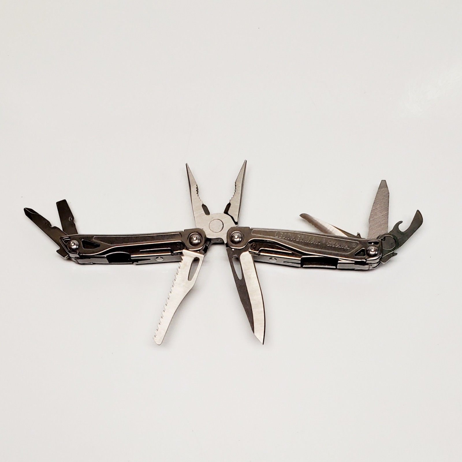 LEATHERMAN SIDEKICK 14 Tool Stainless Steel Multi-Tool With Holster Sheath