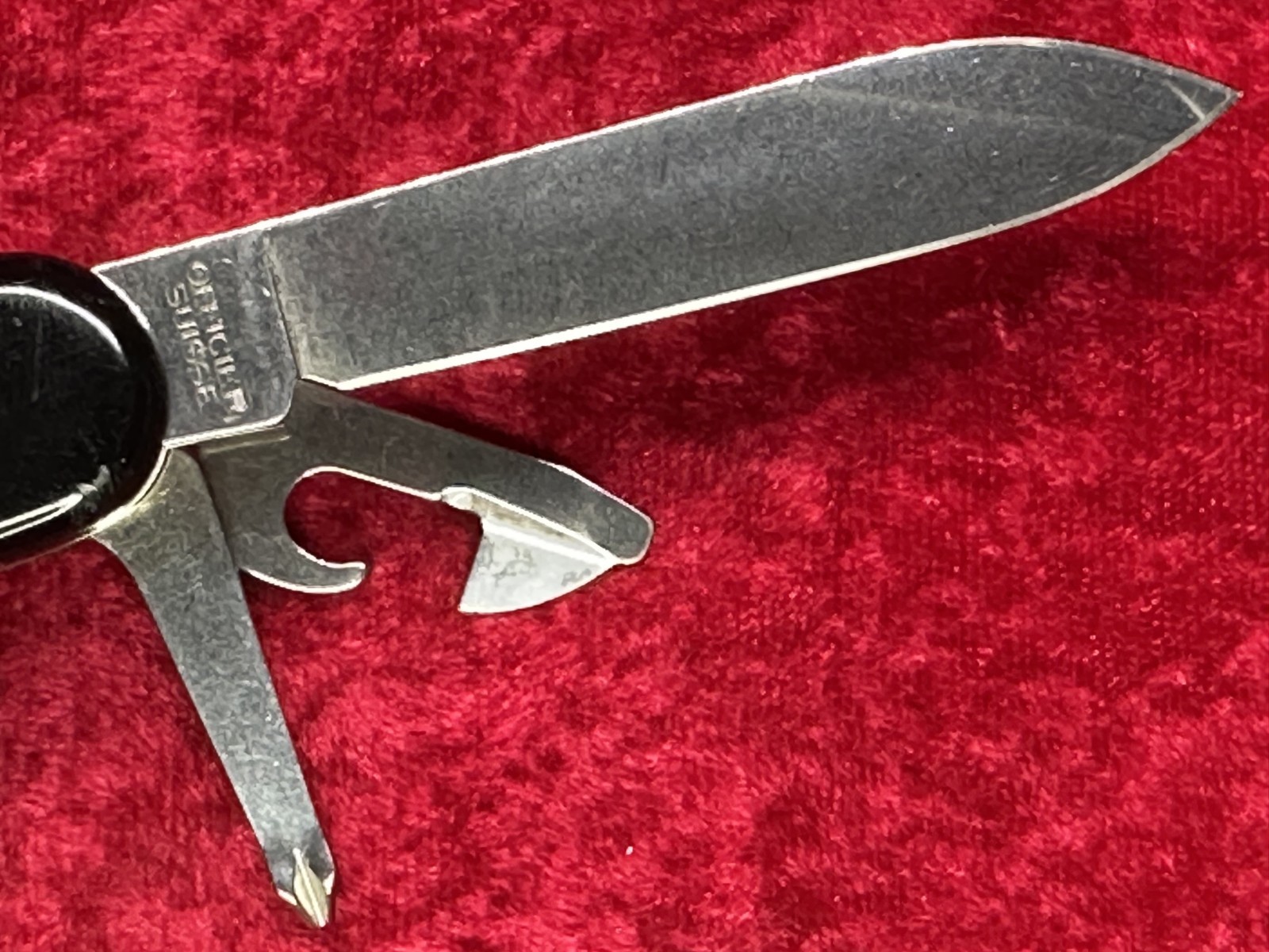 Victorinox SwissChamp Black Swiss Army Knife 91mm 22 Tool 8 Layer (685)