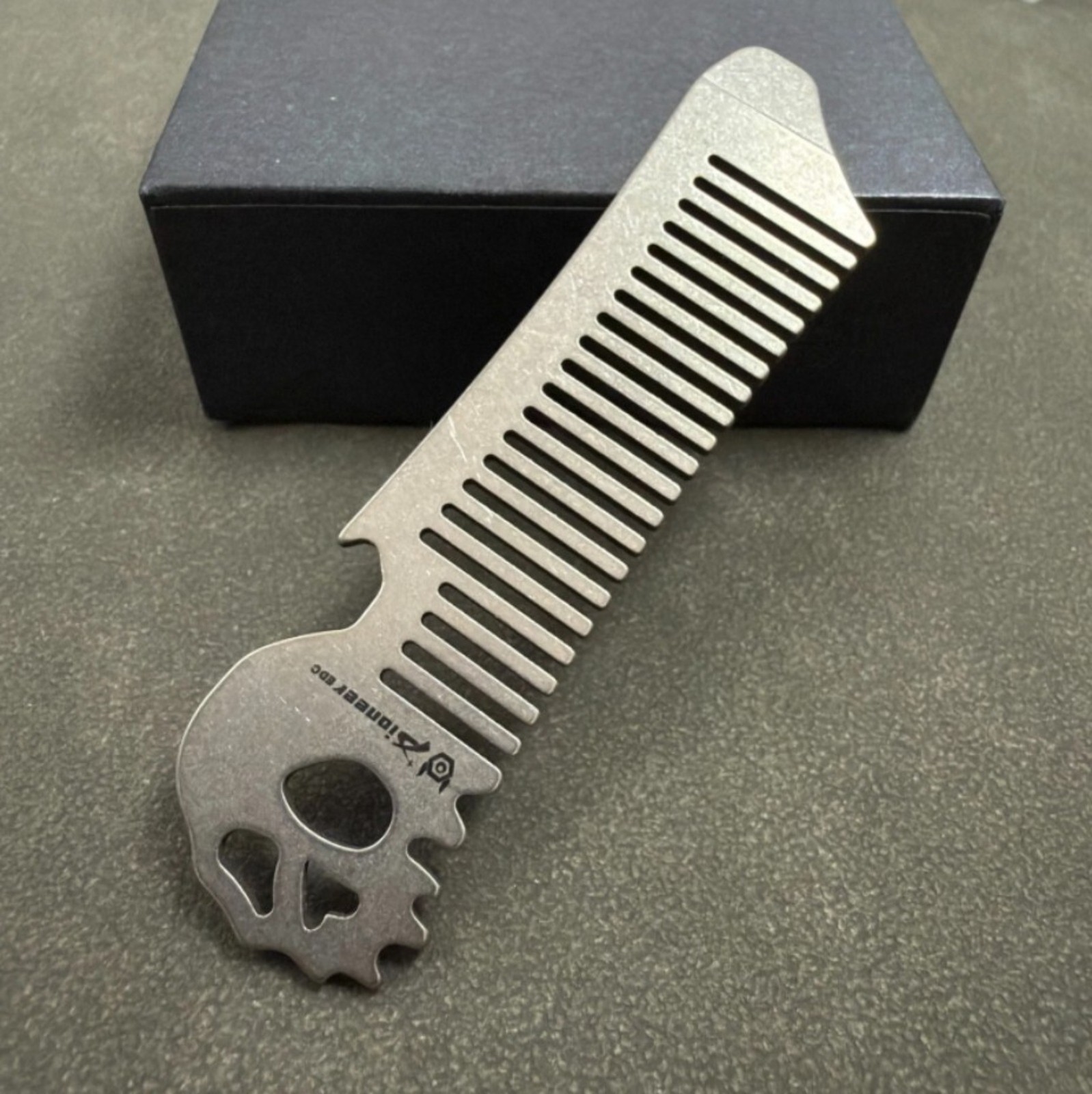RIHE Design TC4 TITANIUM PRY Bar TOOL Ghost EDC Bottle Opener Comb Gift