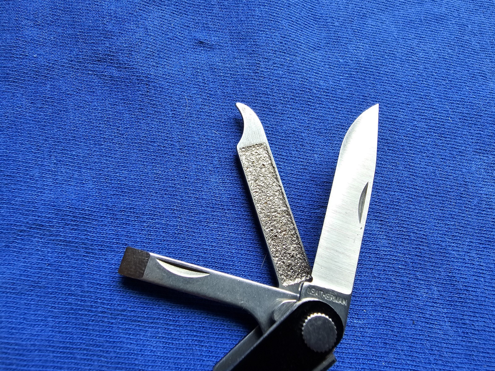 Leatherman Micra Mini Multi-Tool, Knife, Scissors, Key Ring, Black.