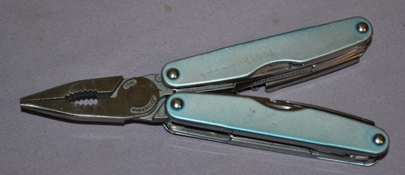 OEM Leatherman Juice CS4 Blue Multi-Tool Knife, Pliers Scissors, Other Tool-Good