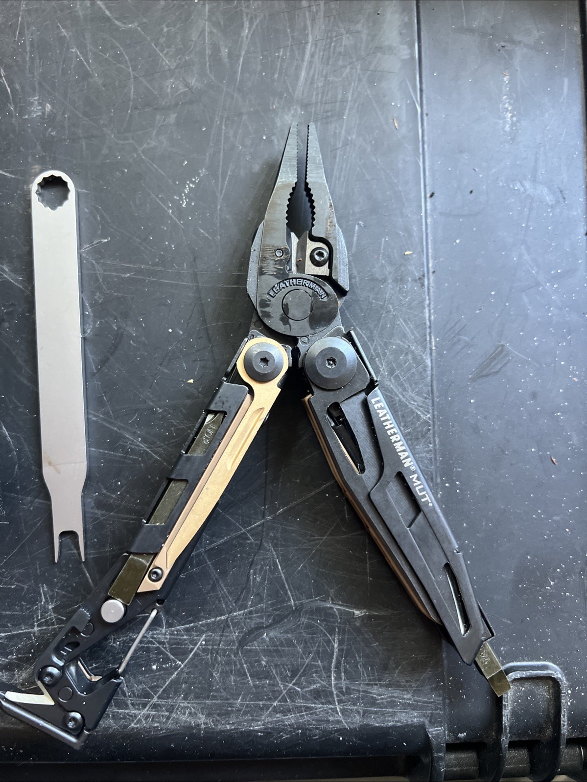 Leatherman MUT Tactical Multi Tool with Brown Molle Sheath – Black (850222)