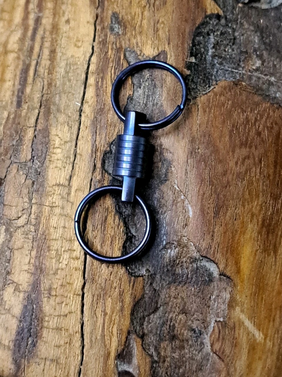 Pro Mini Series Anodized Titanium Swivel With 15mm Titanium Keyrings