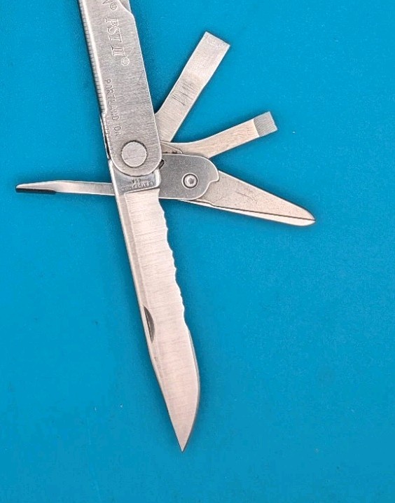 Leatherman PST 2 Multi Tool! 01/99 date stamp! Fast Shipping!